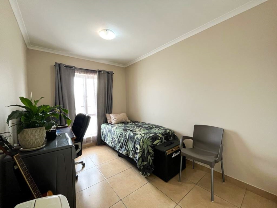 To Let 2 Bedroom Property for Rent in Burgundy Estate Western Cape